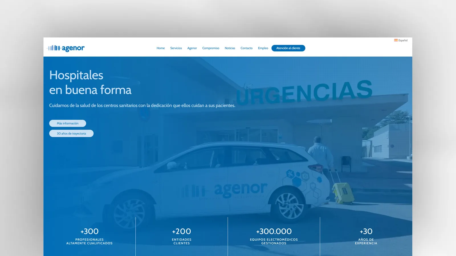 Home de la web de Agenor: «Hospitales en buena forma» sobre la imagen de un vehículo técnico en la entrada de urgencias