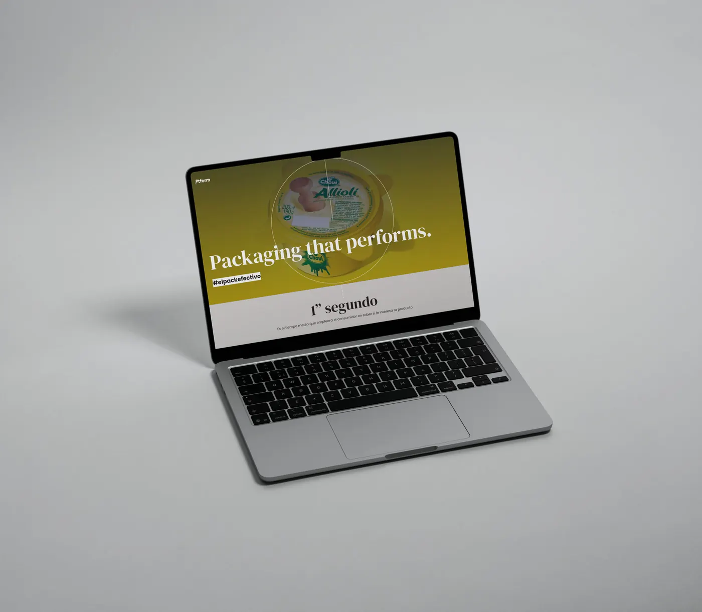 La web de Etform en un portátil, con el reclamo «Packaging that performs»